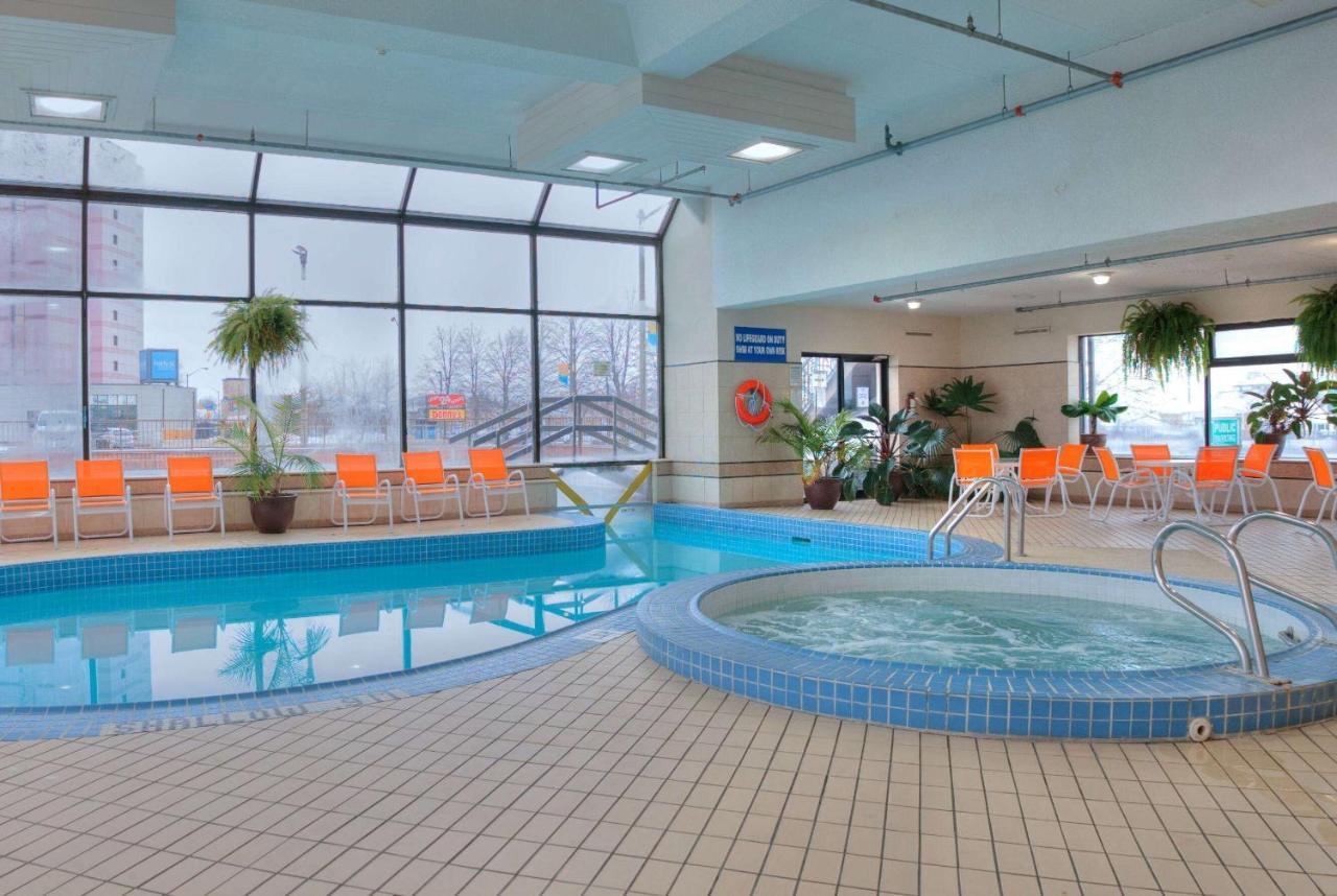 Howard Johnson Plaza By Wyndham By The Falls Cataratas do Niágara Exterior foto