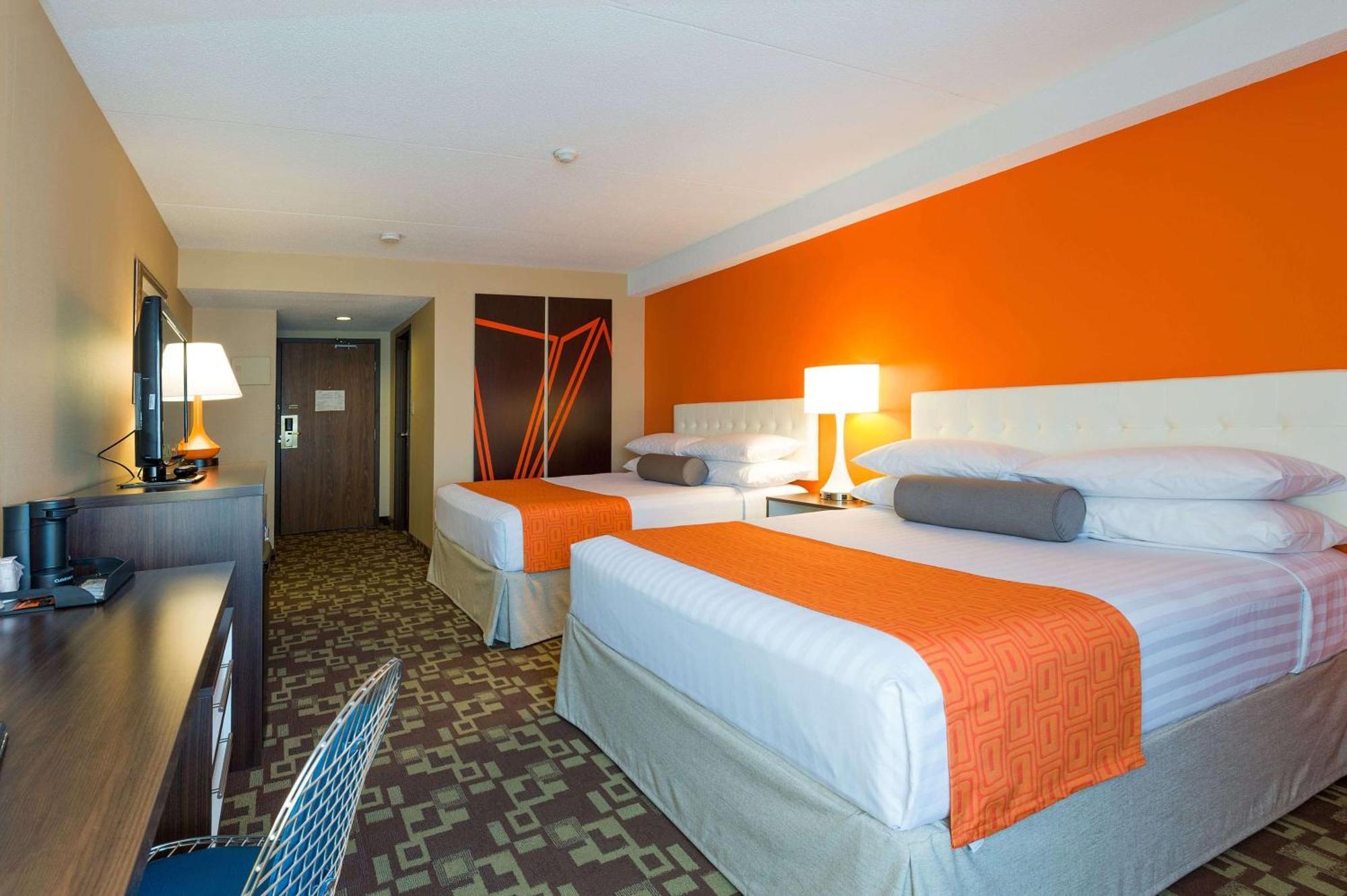 Howard Johnson Plaza By Wyndham By The Falls Cataratas do Niágara Exterior foto